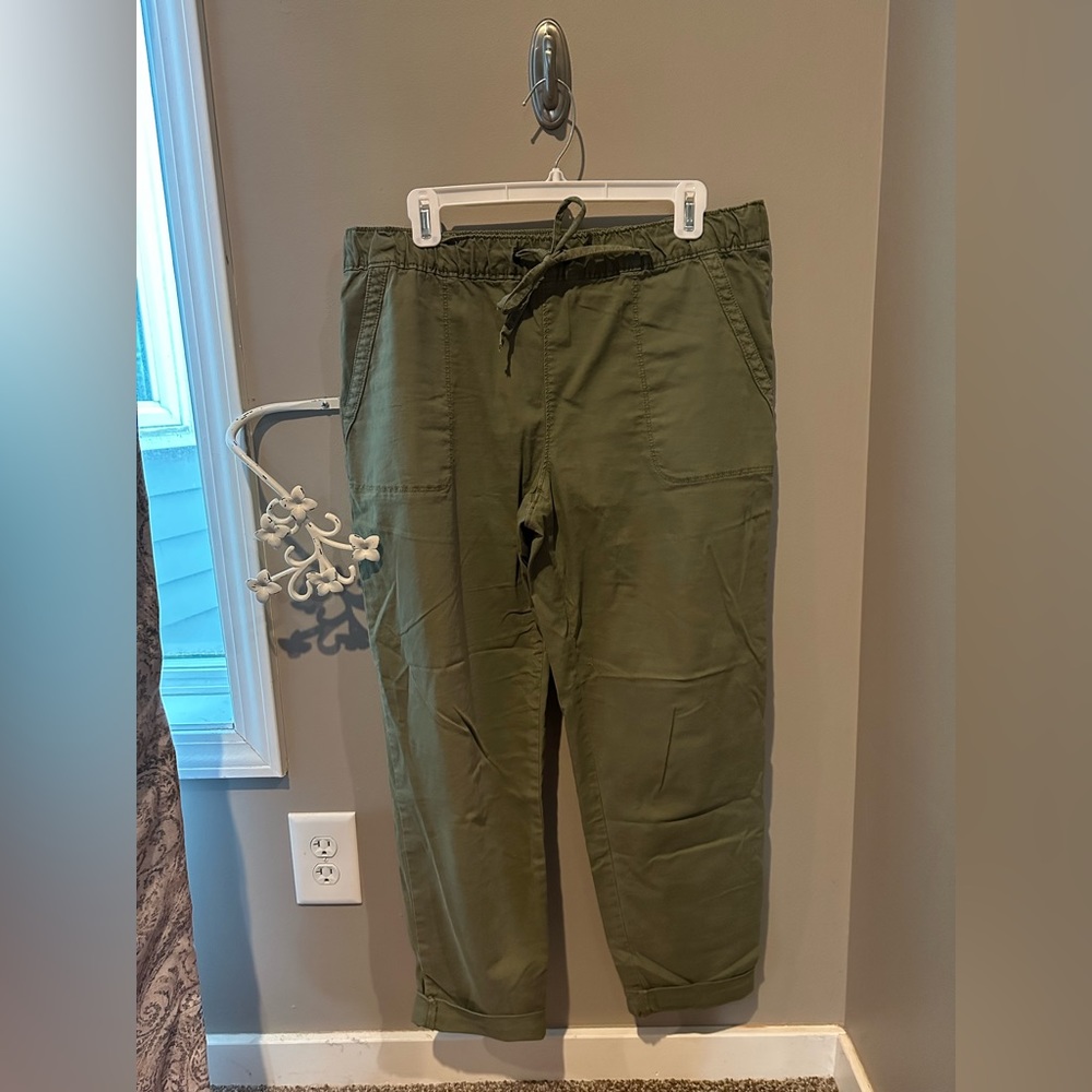 LOFT Women’s Khaki pant Medium